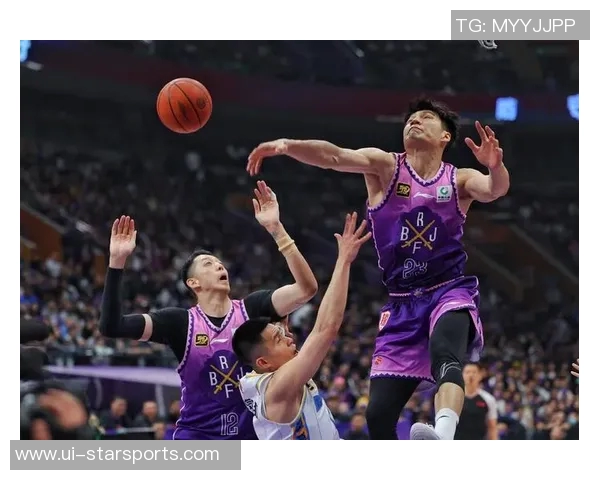 德里克怀特强调篮板球重要性呼吁全队全力以赴冲抢每一个篮板