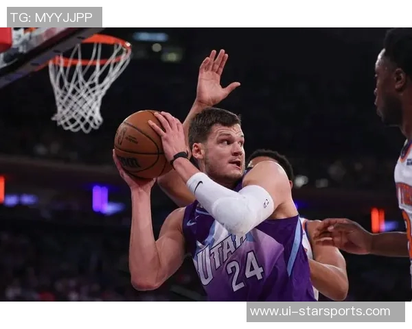 克尼佩尔展现全面实力半场9投5中斩获13分5篮板3抢断 克尼佩尔展现全面实力半场9投5中斩获13分5篮板3抢断