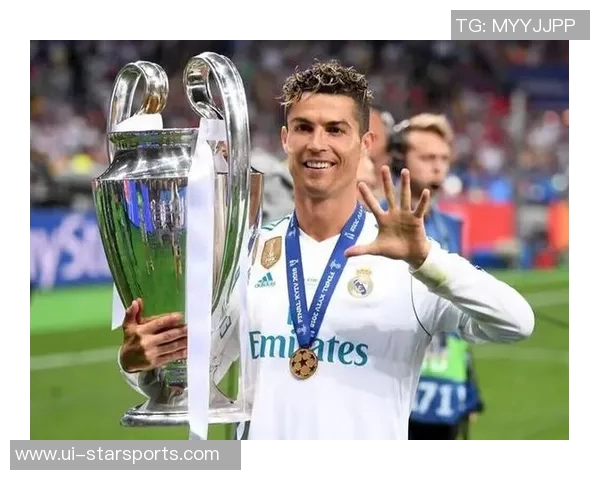 C罗荣获环足奖颁奖典礼上佩戴70万美元限量百达翡丽手表引发热议